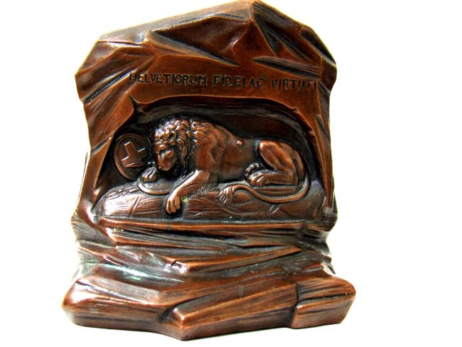 A pair of Antique Bookends by Jennings Brothers circa 1930 depicting the Lion of Lucerne